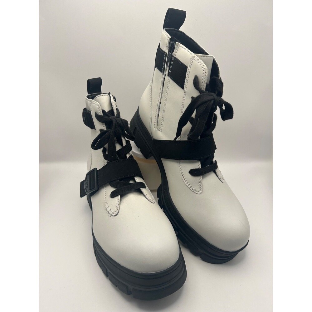 UGG Ashton Women's Lace up Leather Boots White/Black SIZE US 12 EU 43 NEW